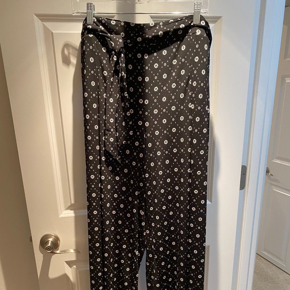 Lane Bryant Black Pants w/ White Flowers Elastic Waist with tie. Size26/28